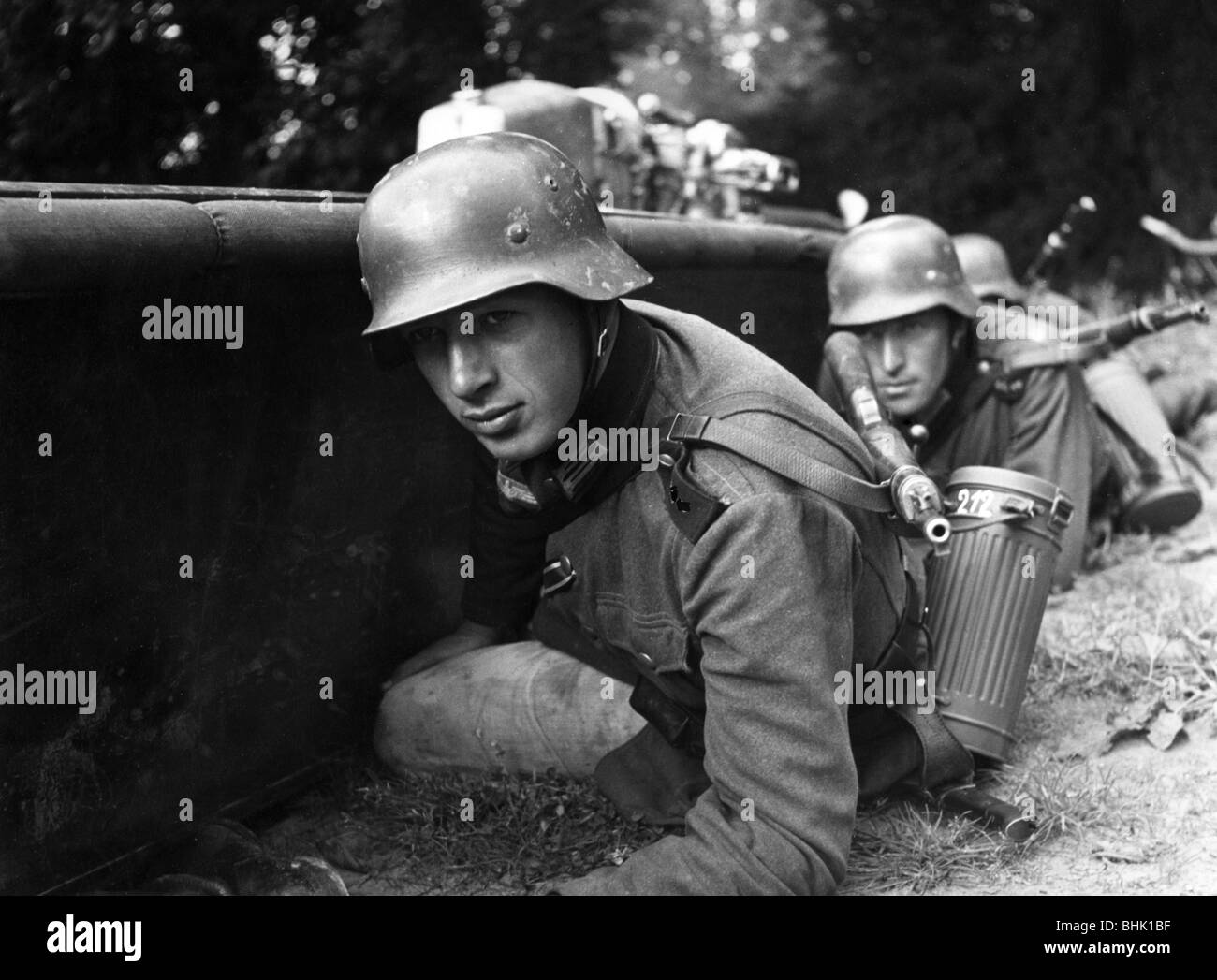 Nazisme / socialisme national, militaire, Wehrmacht, armée, pionniers allemands d'assaut avant une attaque, manœuvre, 15.8.1940, Banque D'Images