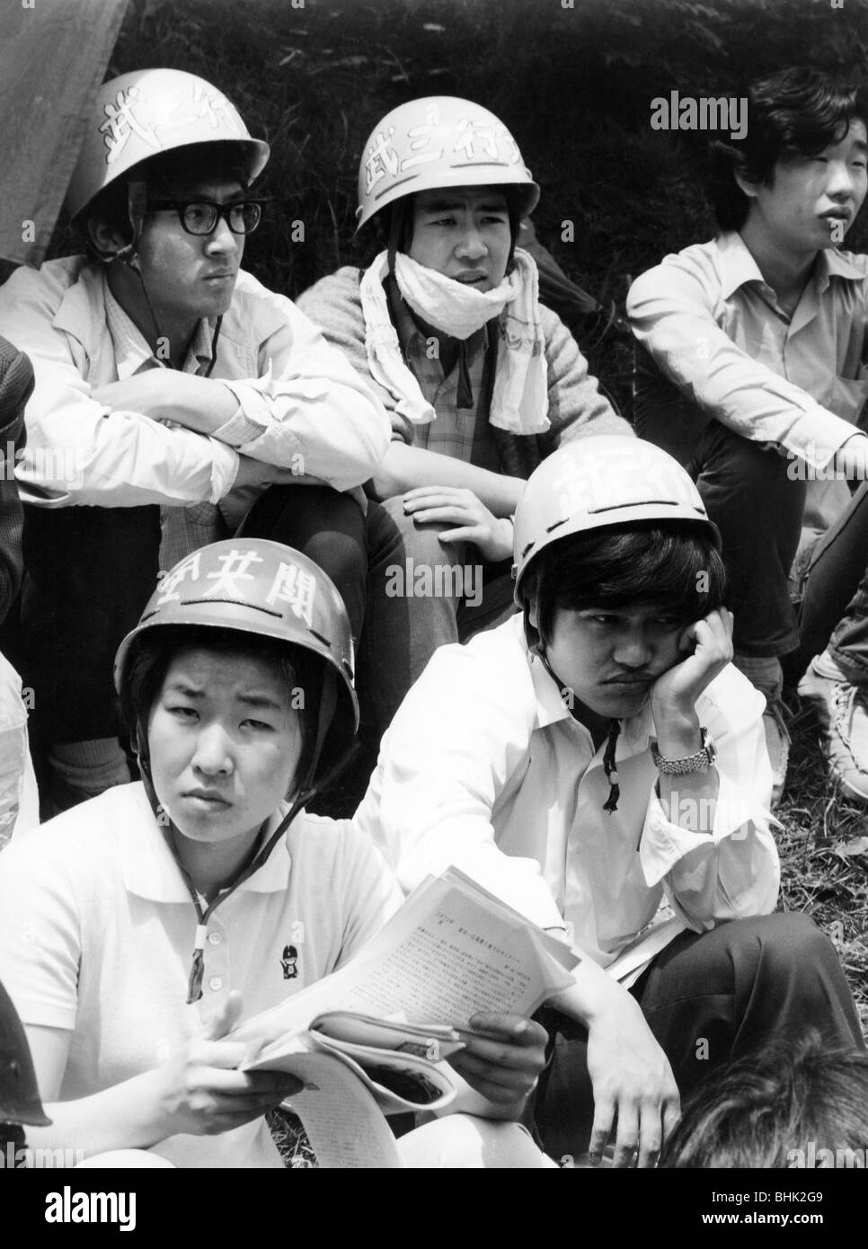 Géographie / voyages, Japon, politique, manifestations, étudiants manifestant contre la guerre au Vietnam, Tokyo, 1971, Banque D'Images