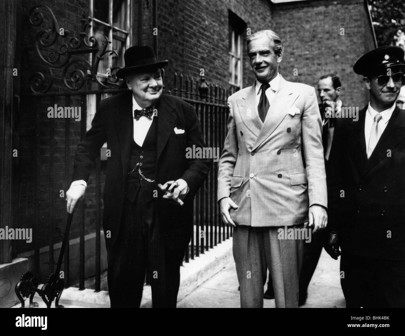 Sir Winston Churchill (1874-1965) et Anthony Eden (1897-1977), c1955. Artiste : Inconnu Banque D'Images