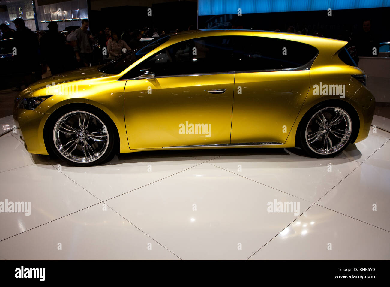 La Lexus LF-Ch débuts vue du côté de l'industrie automobile Banque D'Images