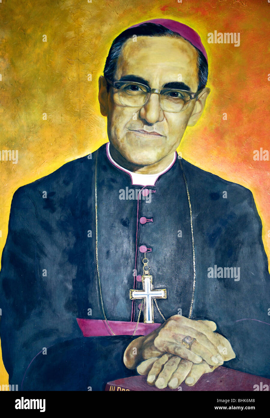 El Salvador. Portrait de Monseigneur Romero, Archevêque de San Salvador, tués dans la guerre civile en 1980. Banque D'Images