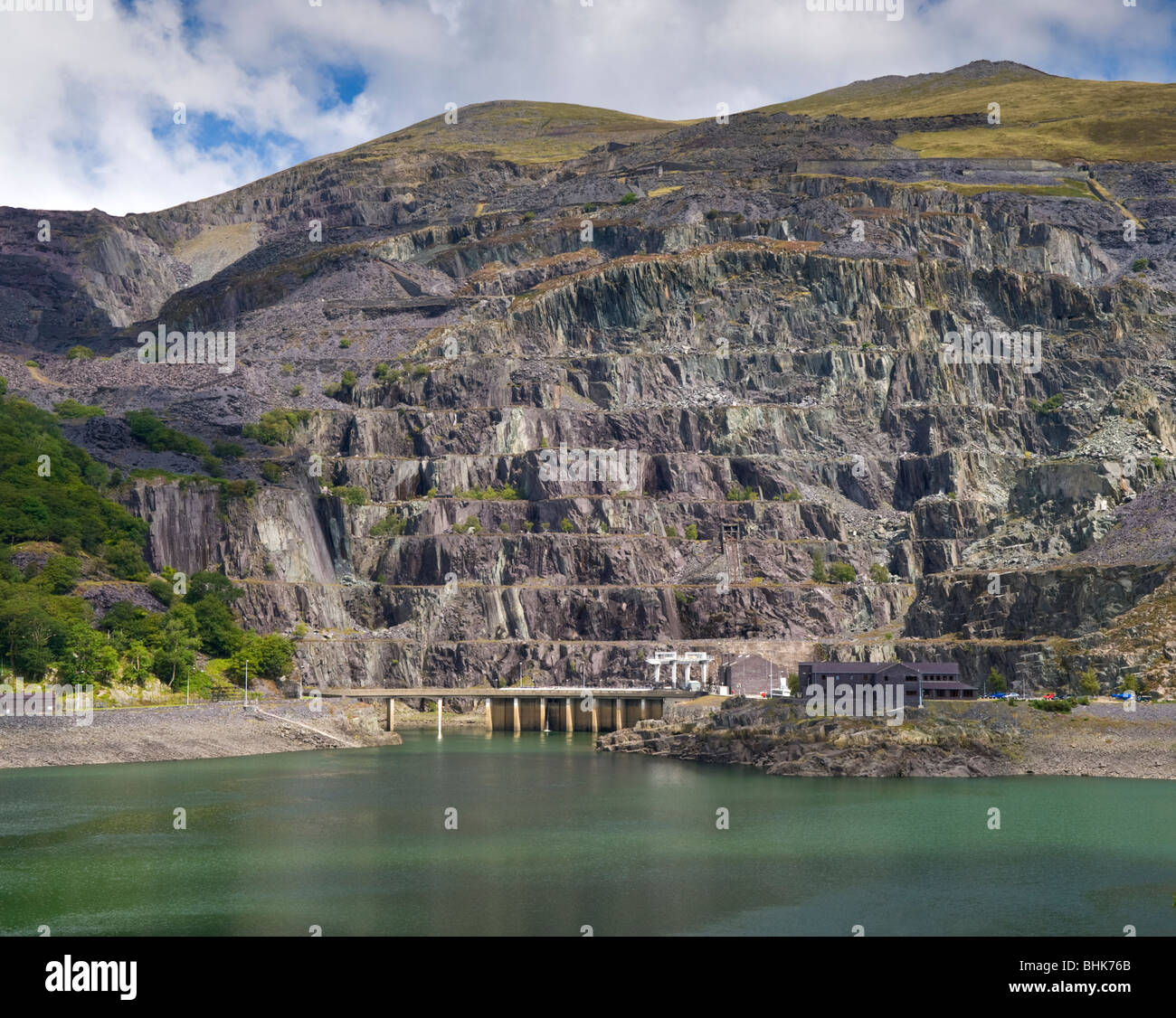 Dinorwig Power Station & Llyn Peris réservoir, Llanberis Pass, Parc National de Snowdonia, Gwynedd, au nord du Pays de Galles, Royaume-Uni Banque D'Images