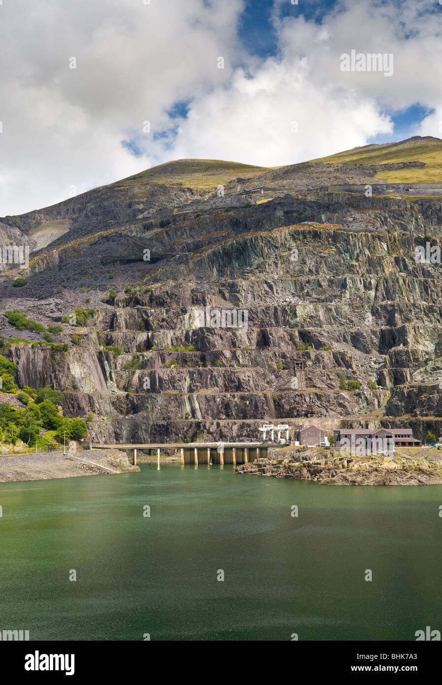 Dinorwig Power Station & Llyn Peris réservoir, Llanberis Pass, Parc National de Snowdonia, Gwynedd, au nord du Pays de Galles, Royaume-Uni Banque D'Images
