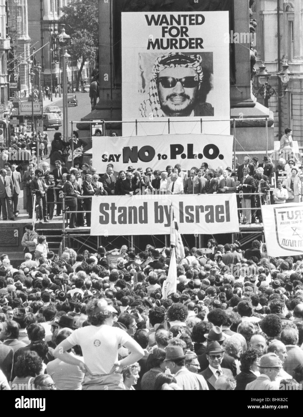 Rassemblement anti-OLP, Trafalgar Square, Londres, juillet 1981. Artiste : Sidney Harris Banque D'Images