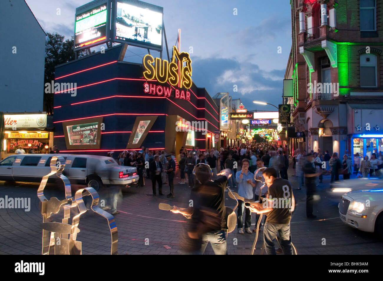 Grosse Freiheit au crépuscule, Reeperbahn, St Pauli, Hambourg, Allemagne Banque D'Images