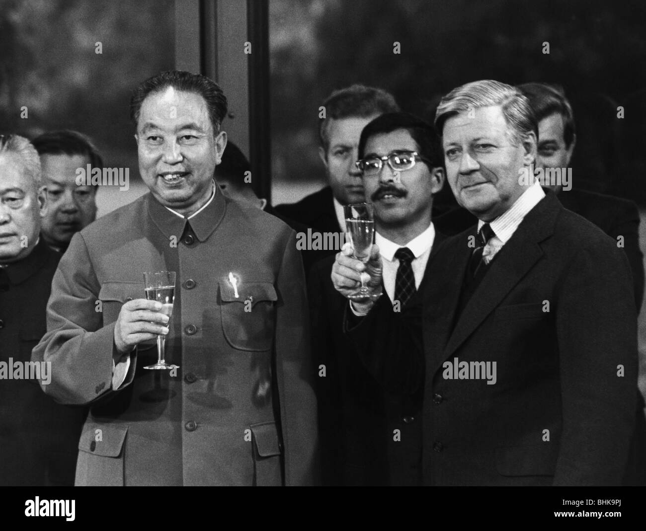 Schmidt, Helmut, 23.12.1918 - 10.11.2015, politicien allemand (SPD), demi-longueur, avec le premier ministre chinois Hua Guofeng, lors de la conférence de presse, Bundeskanzleramt, Bonn, 1979, Banque D'Images