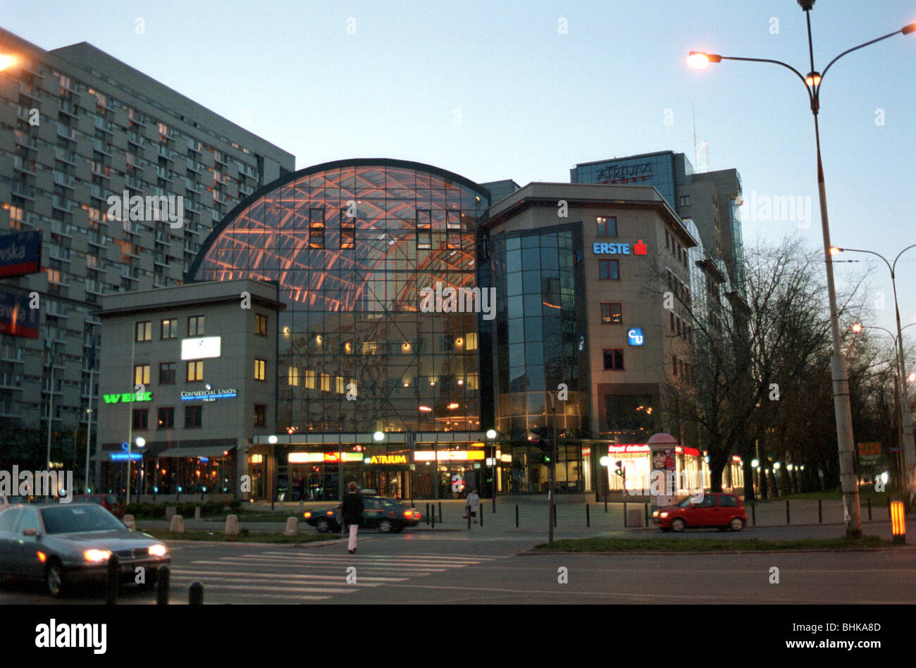 L'Atrium Tower à Varsovie dans la soirée, Pologne Banque D'Images