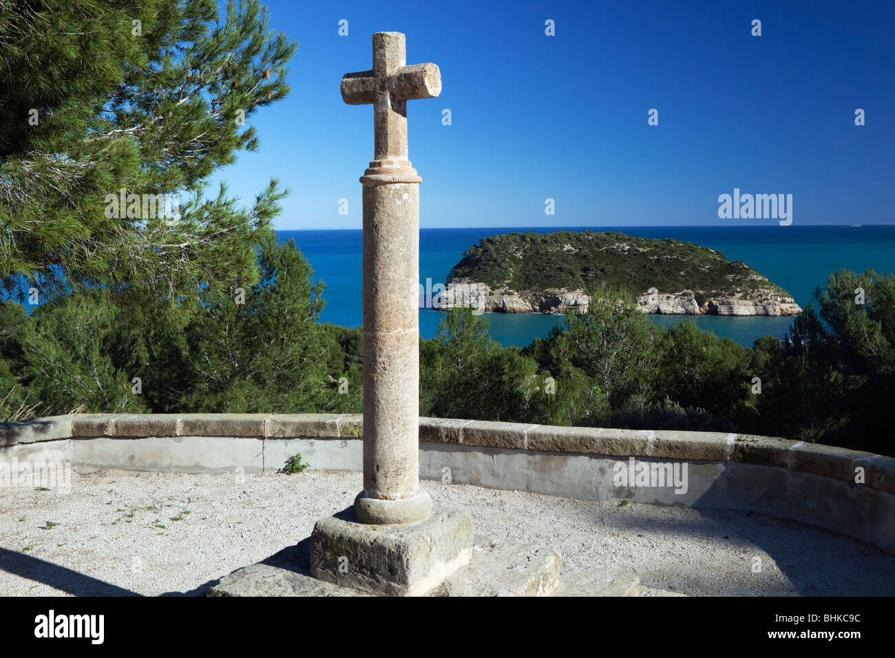 Creu del Portitxol et l'île de Portitxol près de Javea Banque D'Images