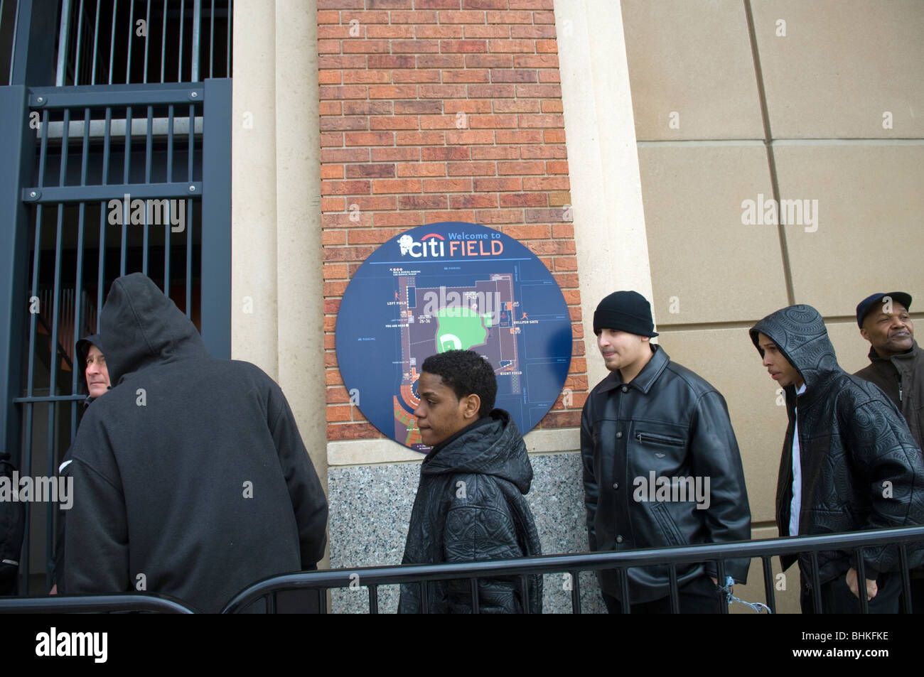 Recherche d'emploi en ligne pour l'emploi sécurité approfondie passer au Citi Field dans le Queens à New York Banque D'Images