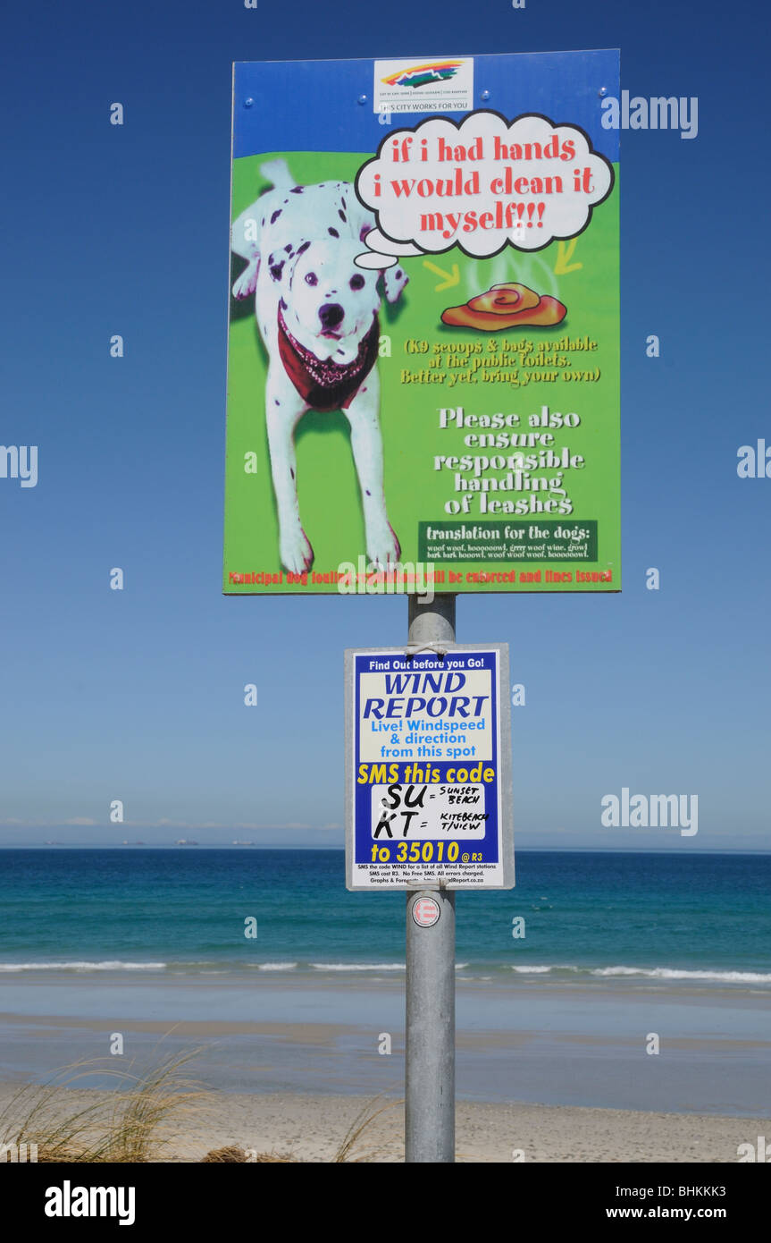 L'encrassement chien avis autorité locale sur Sunset Beach cape Town Afrique du Sud Banque D'Images