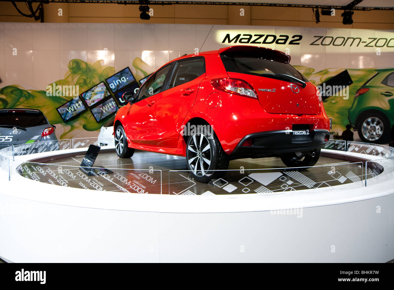 Mazda2 berline sous-compacte rouge 2010 Banque D'Images