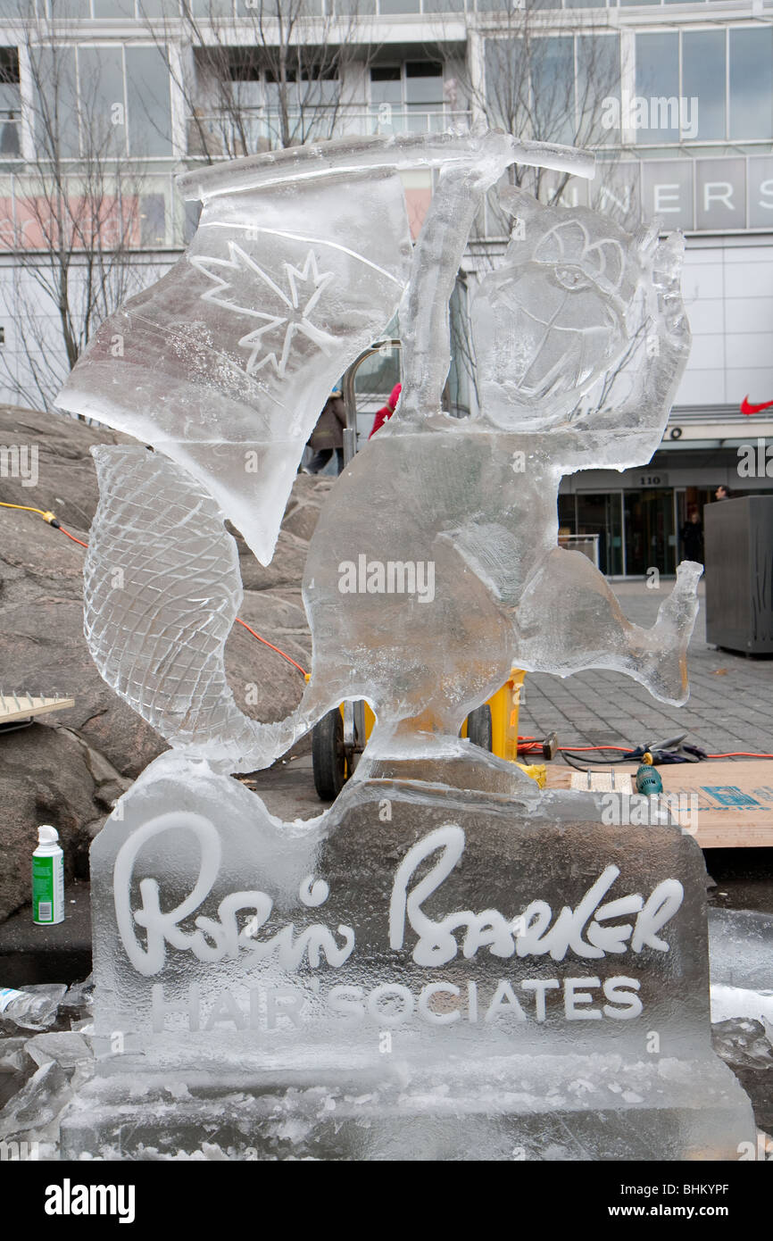 Sculpture de Glace d'un castor canadien sur l'affichage outdoor Banque D'Images