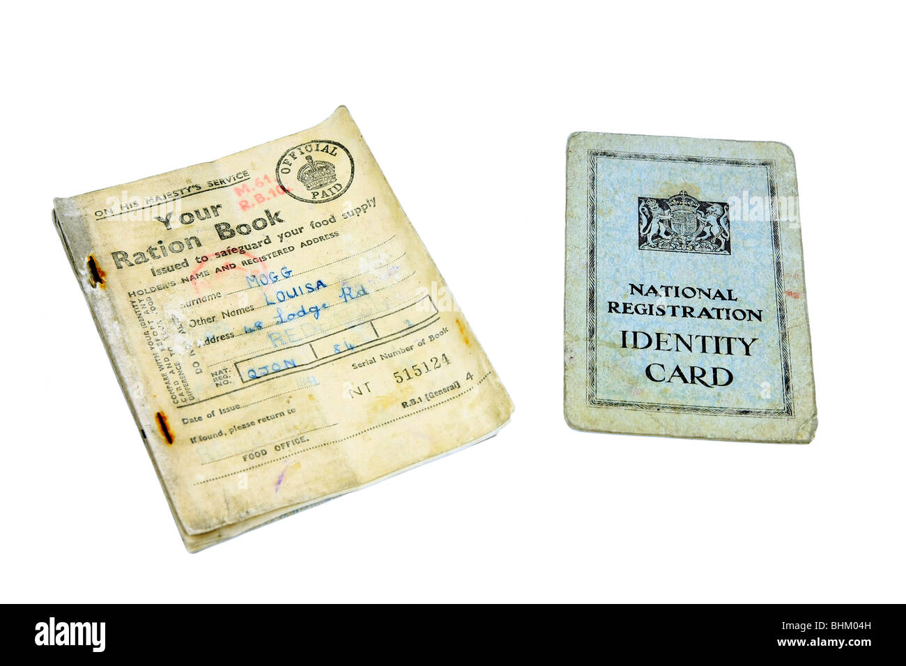 Une Guerre Mondiale Deux Rations Anglais Livre Et Carte D Identite Nationale D Inscription Sur Un Fond Blanc Photo Stock Alamy