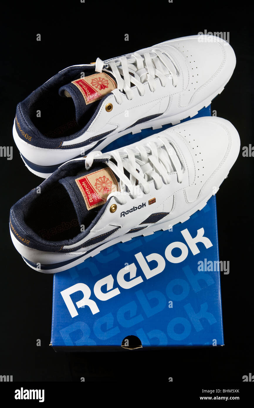 Une paire de Reebok chaussures de marque nouvelle formation avec fort Photo  Stock - Alamy