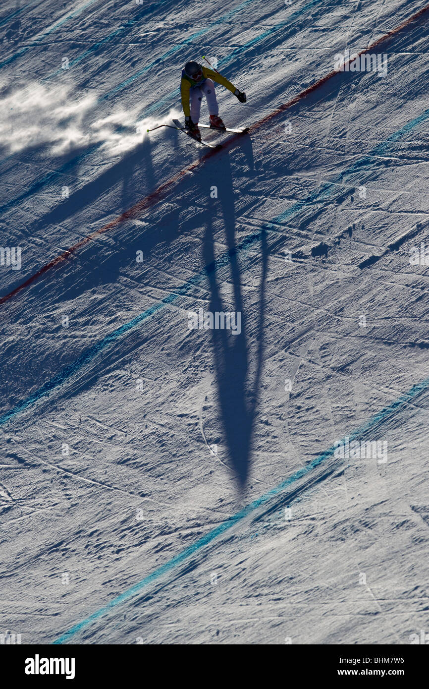 Concurrent sur le ski alpin féminin événement Super G aux Jeux Olympiques d'hiver de 2010, Vancouver, Colombie-Britannique. Banque D'Images