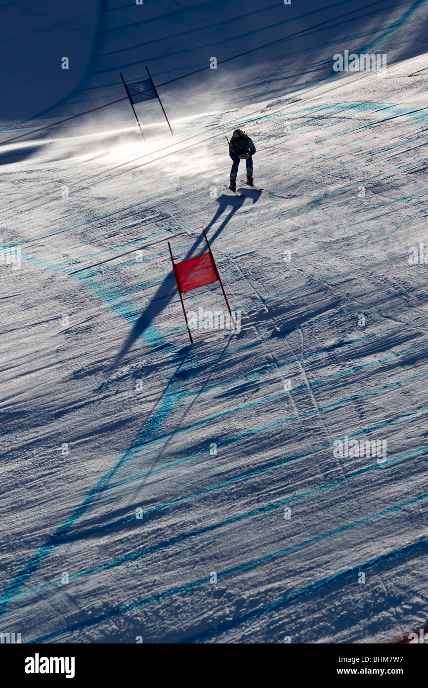 Concurrent sur le ski alpin féminin événement Super G aux Jeux Olympiques d'hiver de 2010, Vancouver, Colombie-Britannique. Banque D'Images