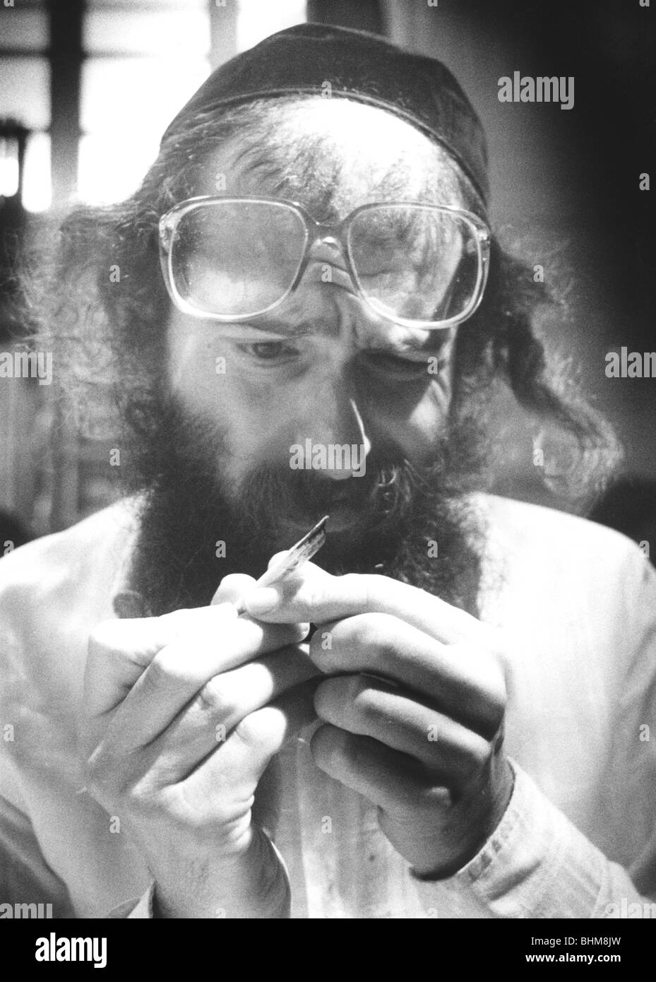 La finition pour la Torah Synagogue Belmont, Londres, 1991. Artiste : John Nathan Banque D'Images