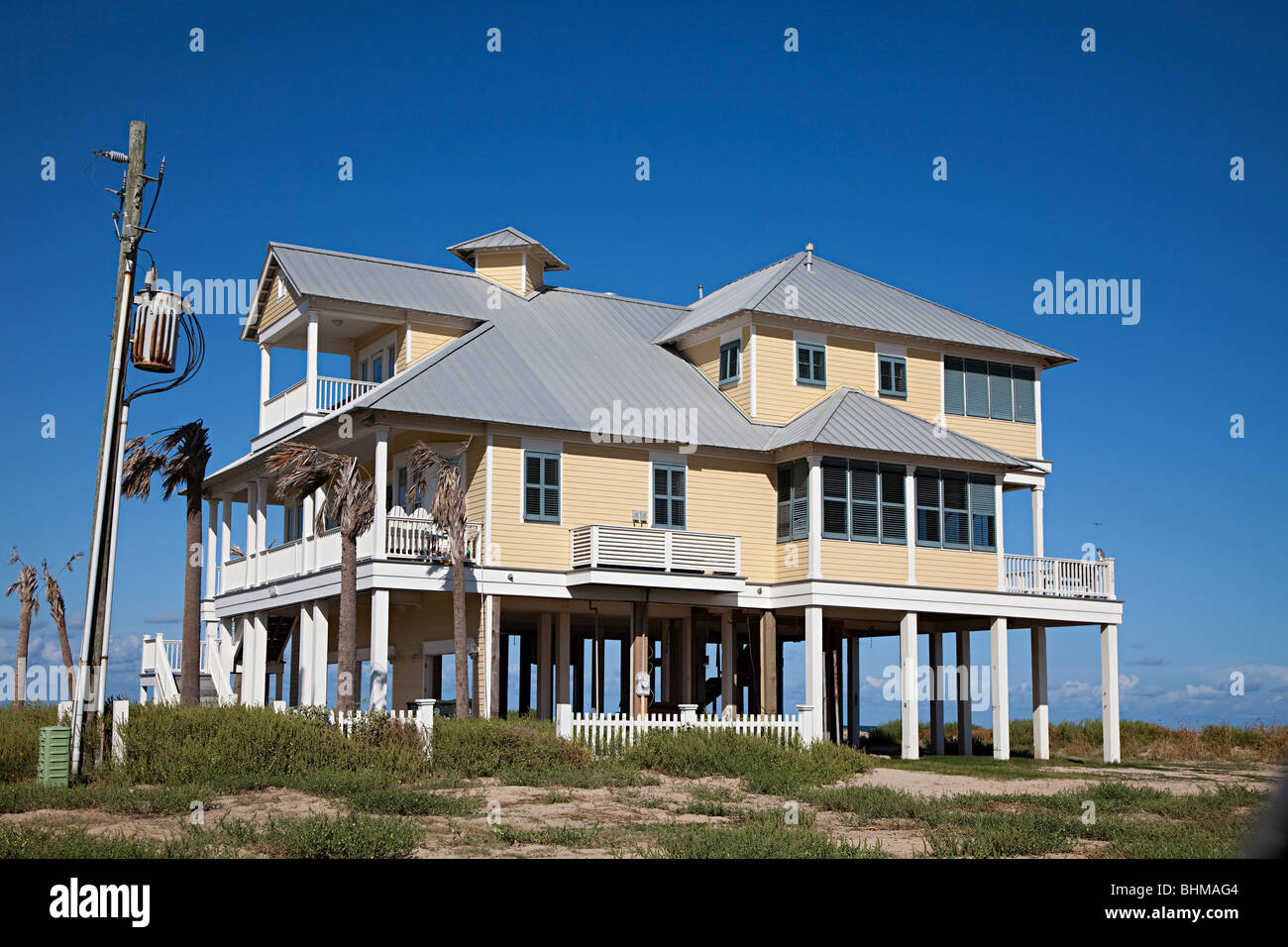 Maison en bois sur pilotis au bord de Galveston Texas USA Banque D'Images