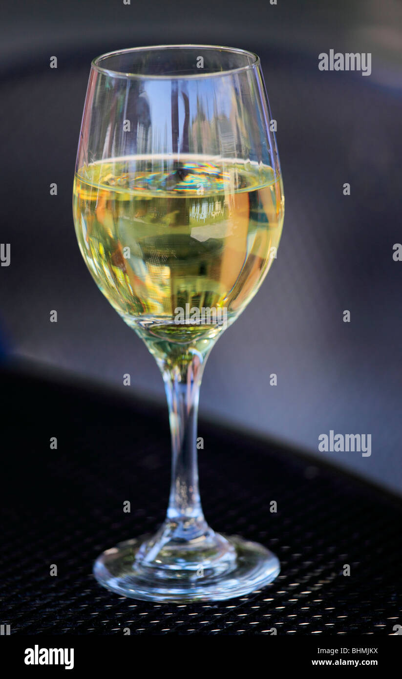 Un verre de Chardonnay à Chelan, Washington Banque D'Images