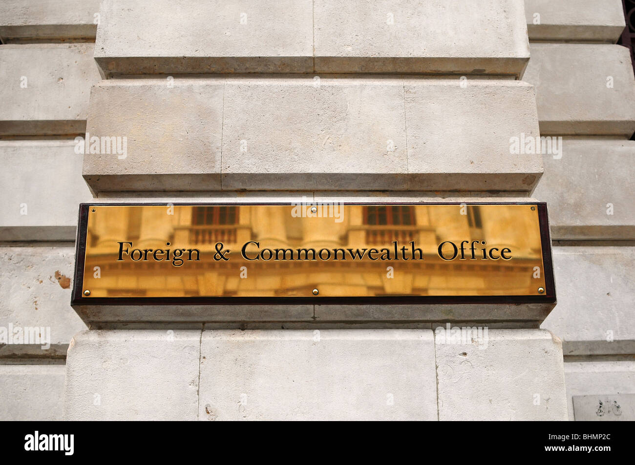 Entrée du ministère des Affaires étrangères et du Commonwealth, le Roi Charles Street, London, UK Banque D'Images