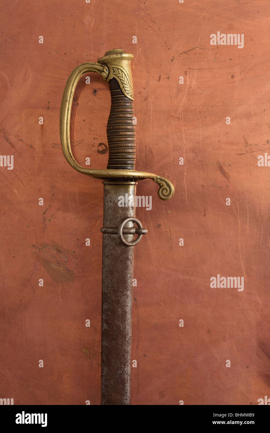 Armes Blanches Anciennes sur fond de cuivre Banque D'Images