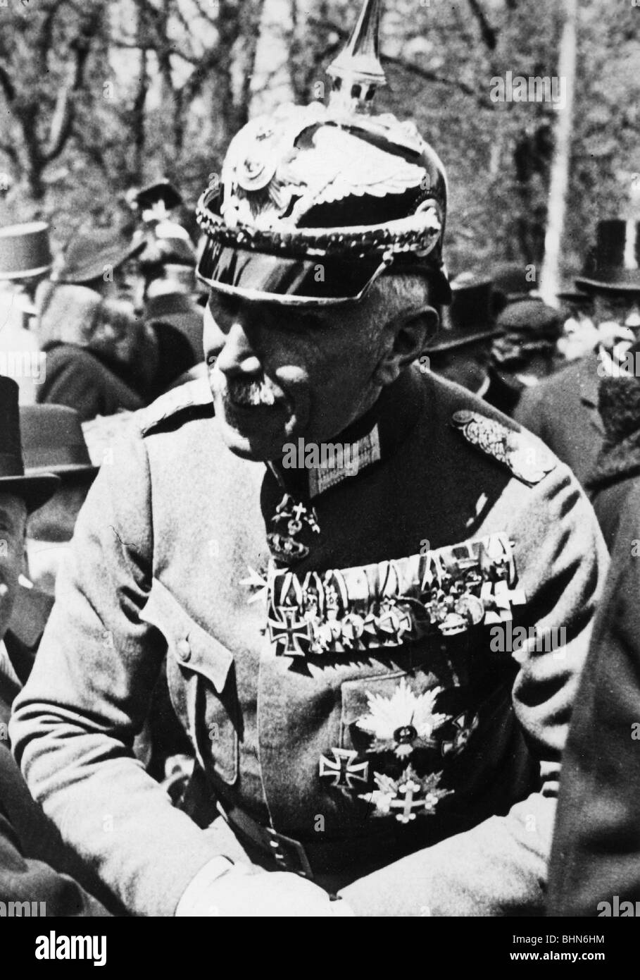 Papen, Franz von, 29.10.1879 - 2.5.1969, politicien allemand (parti Zentrum), chancelier de Reich 1932, demi-longueur, portant un uniforme prussien, 26.8.1936, Banque D'Images