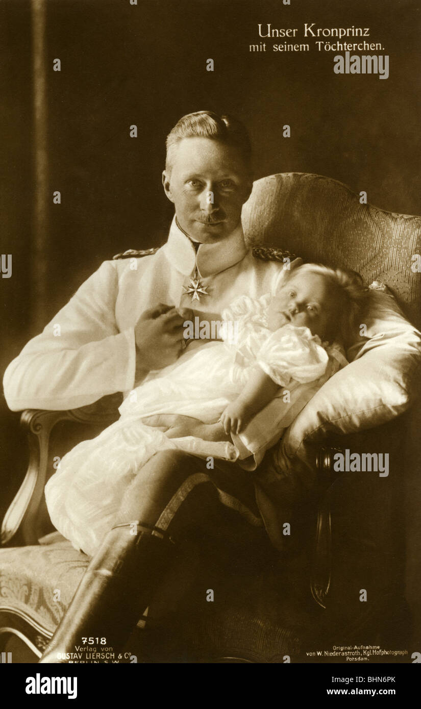 William, 6.5.1882 - 20.7.1951, prince héritier allemand 15.6.1888 - 9.11.1918, avec sa fille la princesse Alexandrine, carte postale, W. Niederastrith, Postdam, 1915, Banque D'Images