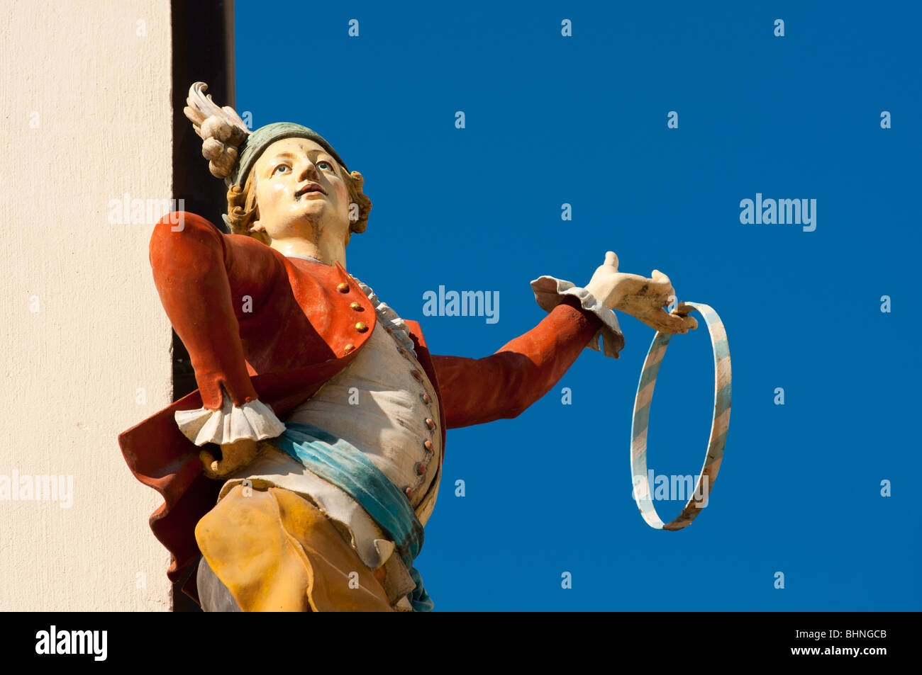 Shop statue de l'homme en costume traditionnel allemand, Munich, Allemagne Banque D'Images