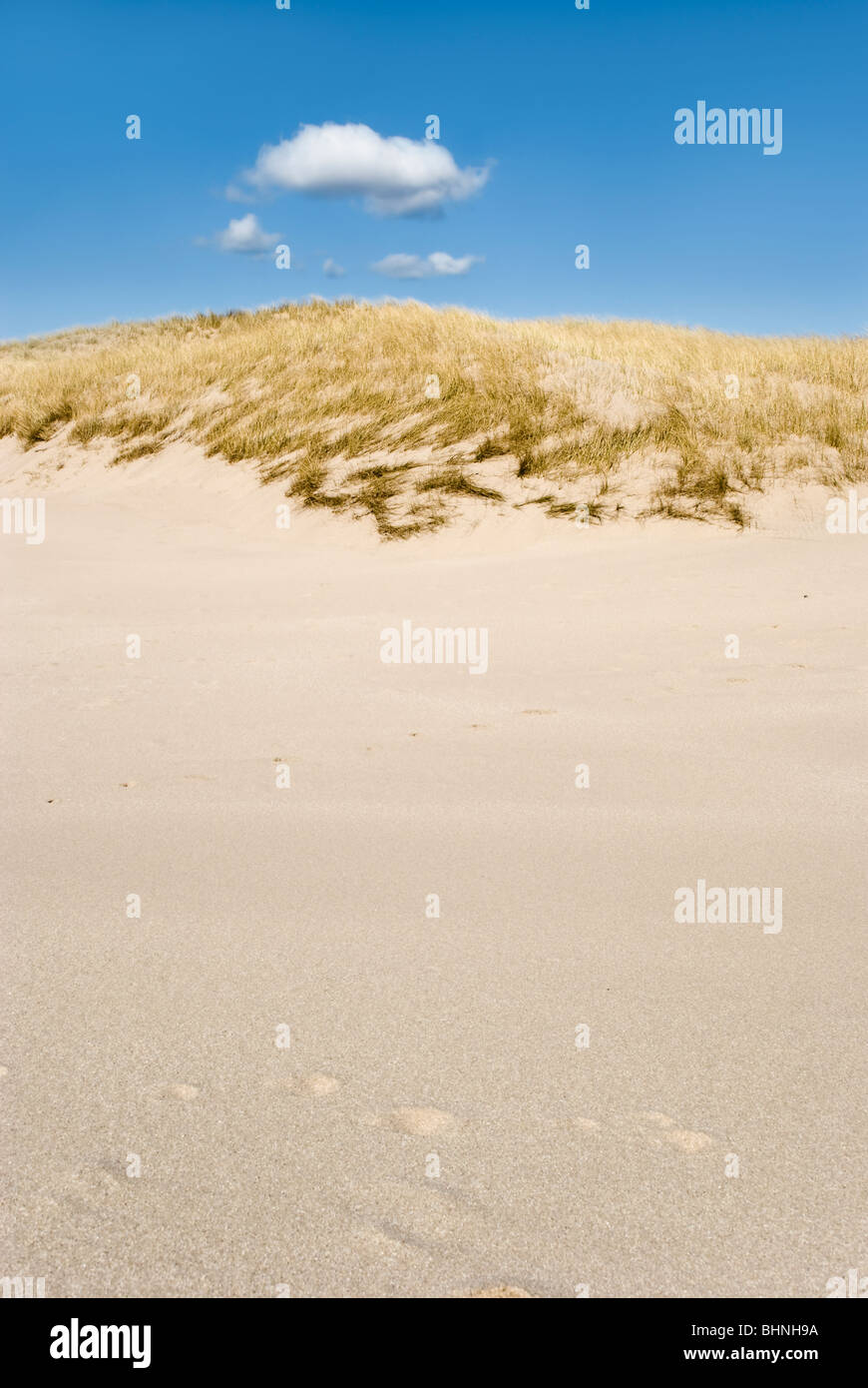 Dunes de sable de Sandwood Bay Scotland prises le jour ensoleillé, ciel bleu Banque D'Images