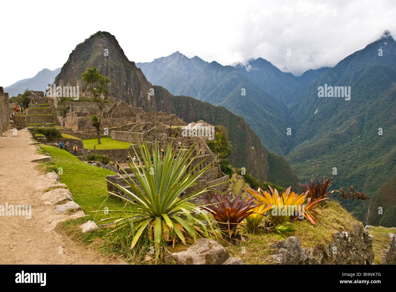 Visite au lever du soleil du Machu Picchu, Pérou Banque D'Images