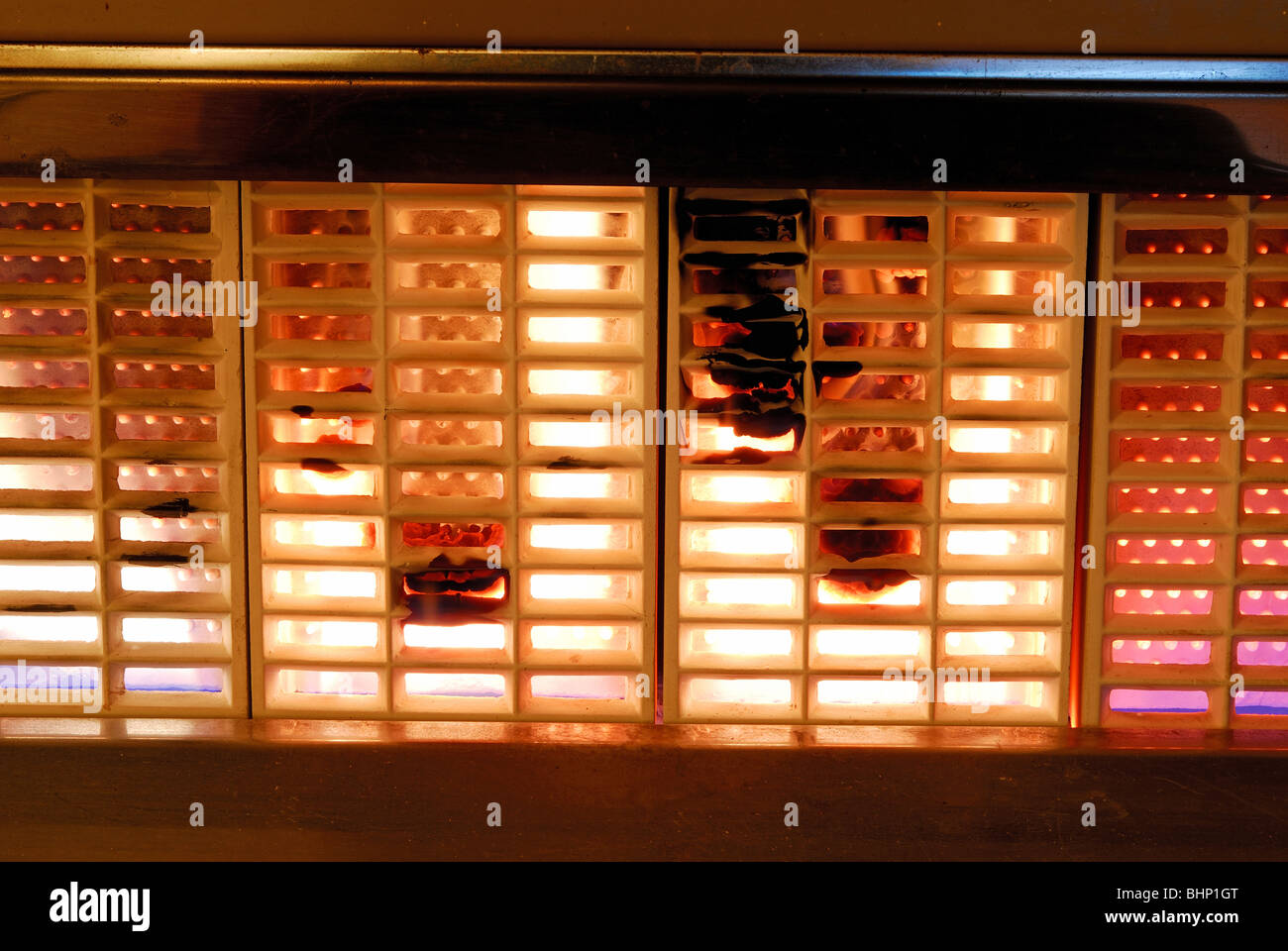 Foyer à gaz avec une forte accumulation de suie. Banque D'Images