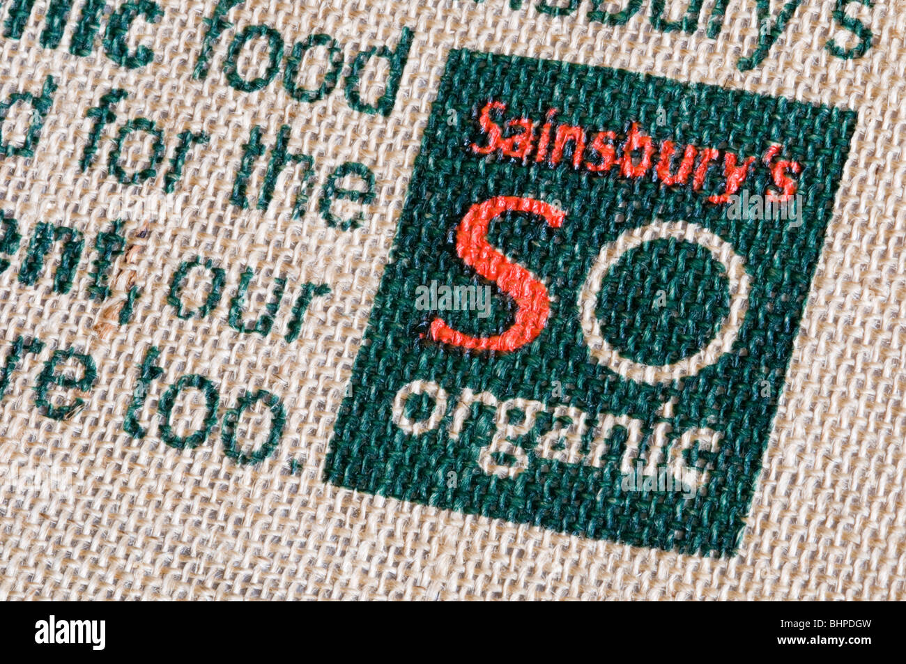Sainsbury's Organic sur un sac réutilisable de jute Banque D'Images