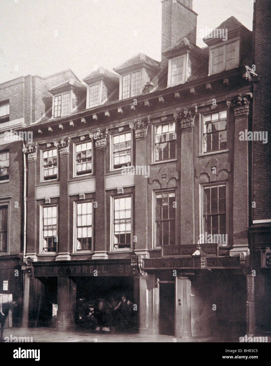 Vue sur les maisons dans la région de Great Queen Street, London, Camden, London, 1879. Artiste : Henry Dixon Banque D'Images