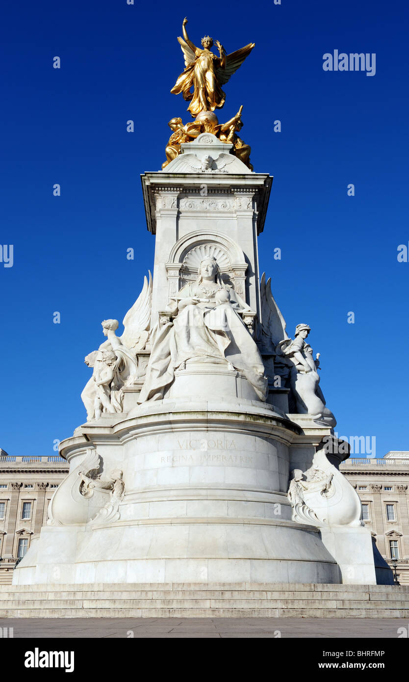 Statue à l'extérieur de Buckingham Palace à Londres, Angleterre Banque D'Images