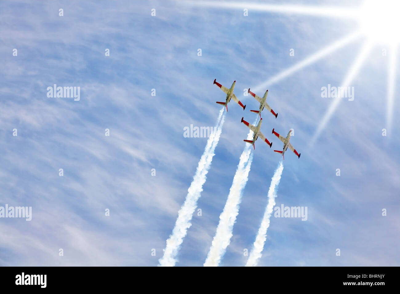 Délicieux synchrone de vol quatre avions sur parade air pétillant Banque D'Images Délicieux synchrone de vol quatre avions sur parade air pétillant Banque D'Images
