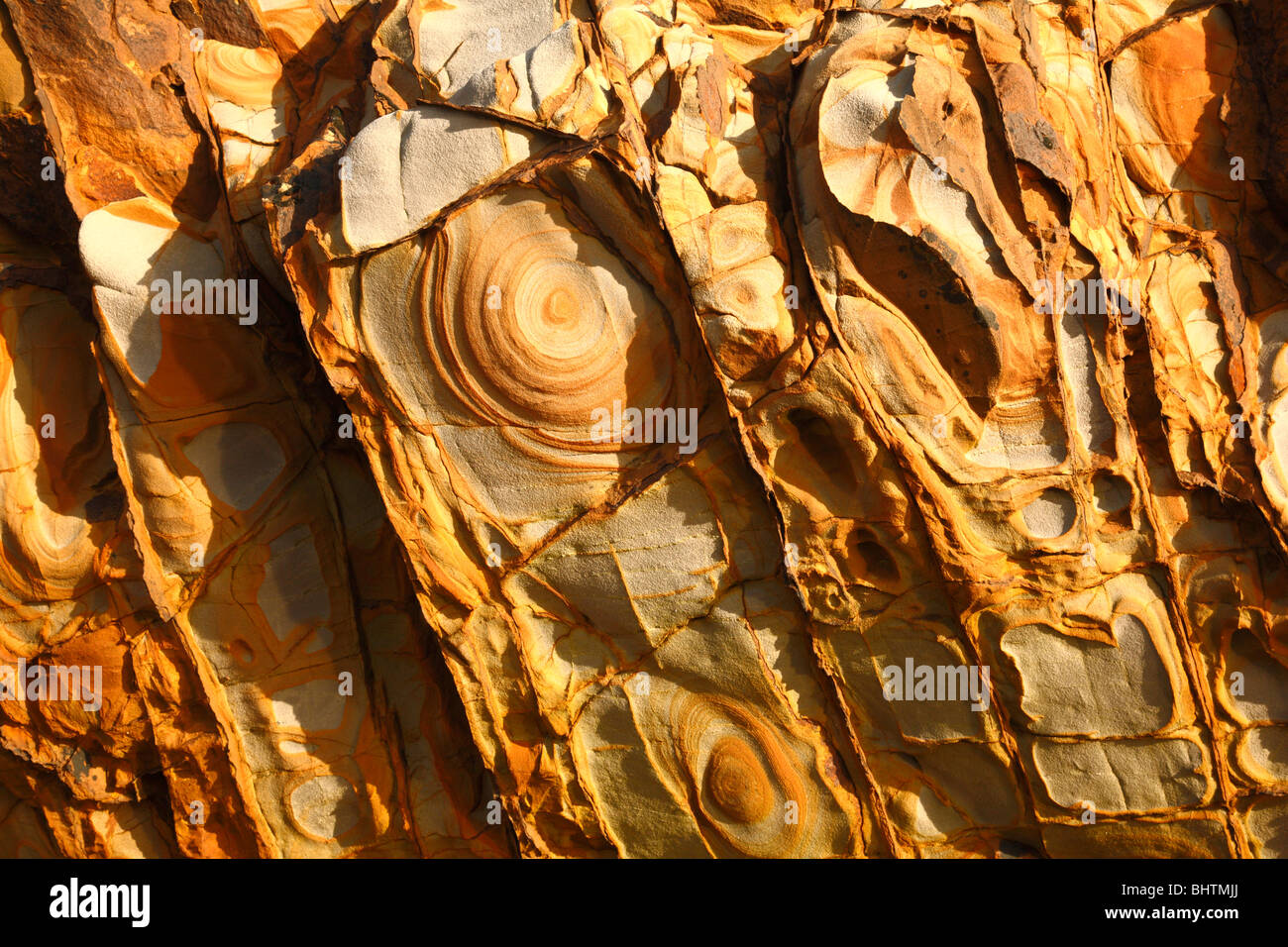 Formations rocheuses en grès sédimentaire Widemouth Bay, Cornwall, Angleterre du Sud-Ouest, Royaume-Uni Banque D'Images