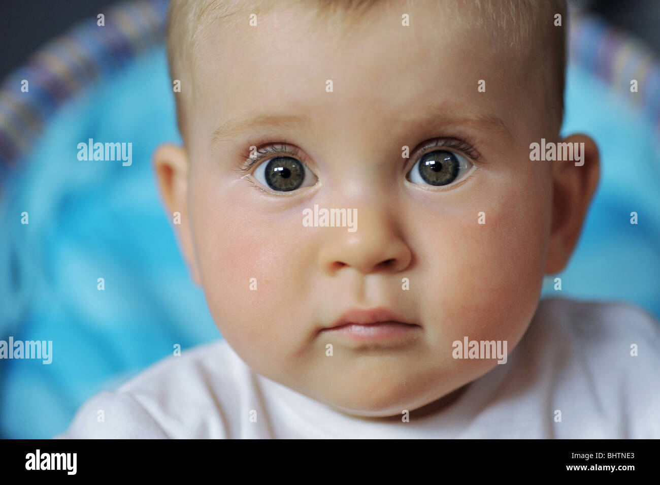 Cute Blond Baby Blue Eyes Banque De Photographies Et D images Haute cute-blond-baby-blue-eyes-banque-de-photographies-et-d-images-haute