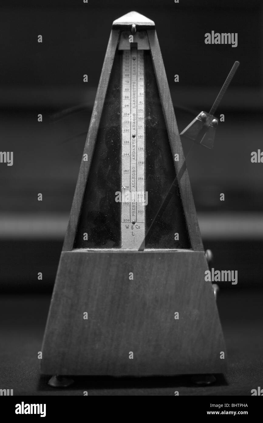 Mouvement d'une aiguille métronome Banque D'Images