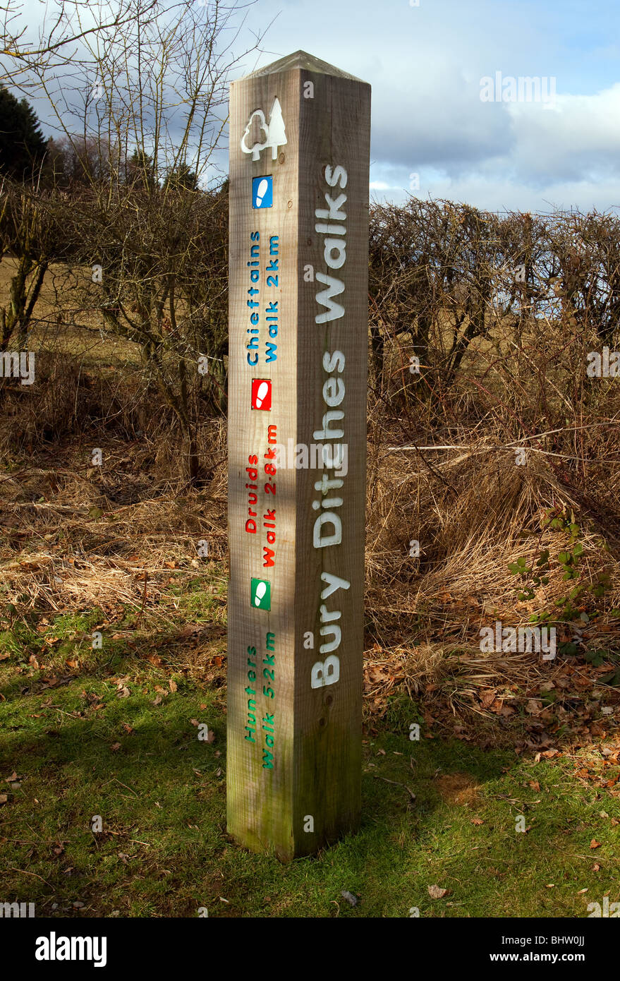 Les fossés, à Bury Waymarker fortin près de château dans le Shropshire Chieftans marquage à pied, les chasseurs à pied et les Druides à pied Banque D'Images