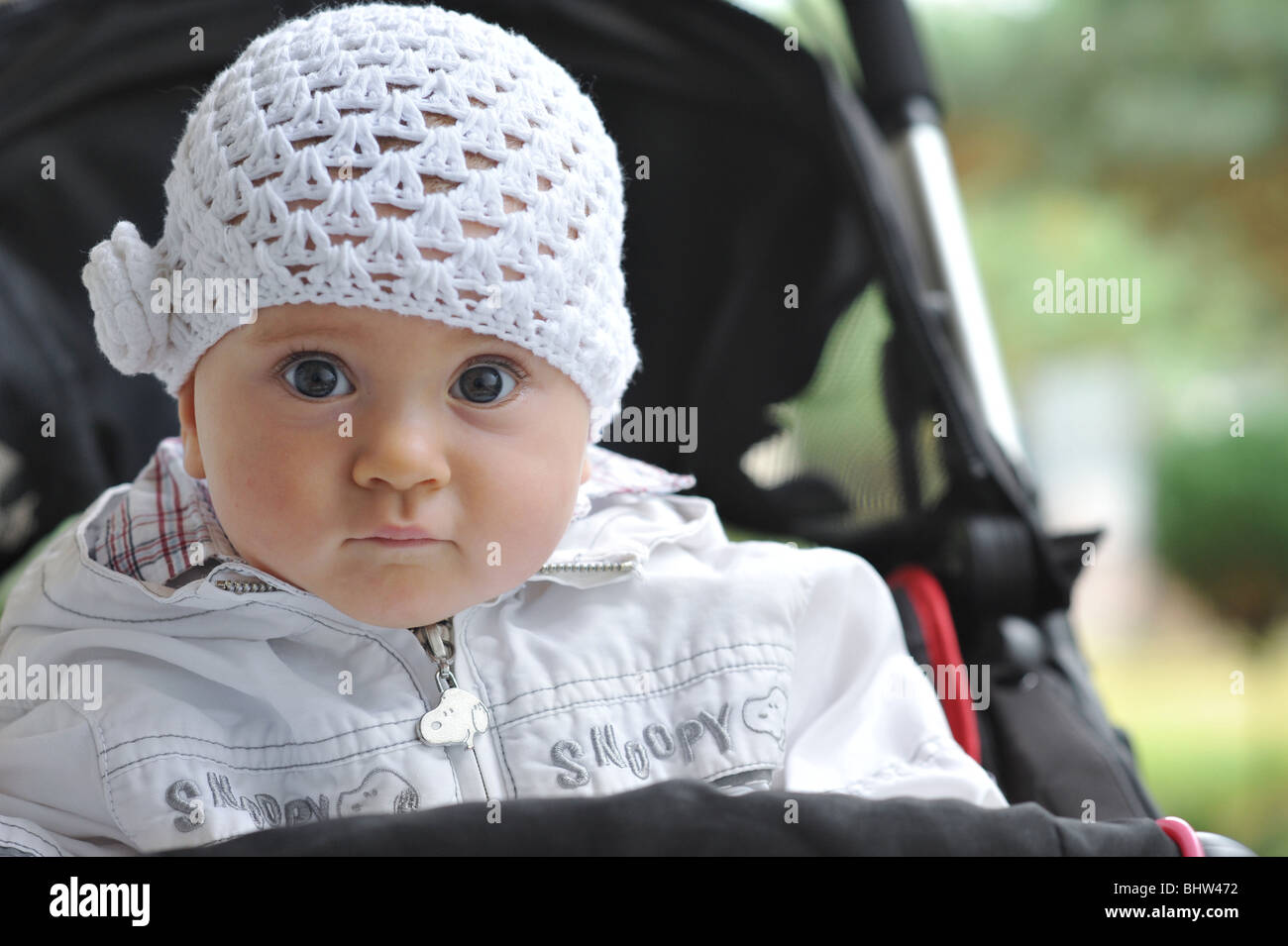 Portrait of a cute baby dans un chariot, Banque D'Images