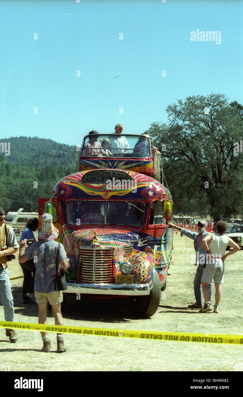 Ken Kesey's Merry Prankster Furthur bus parcs nationaux. L'Pignic à sauce ondulées's farm honneur Jerry Garcia semaines après sa mort. Banque D'Images