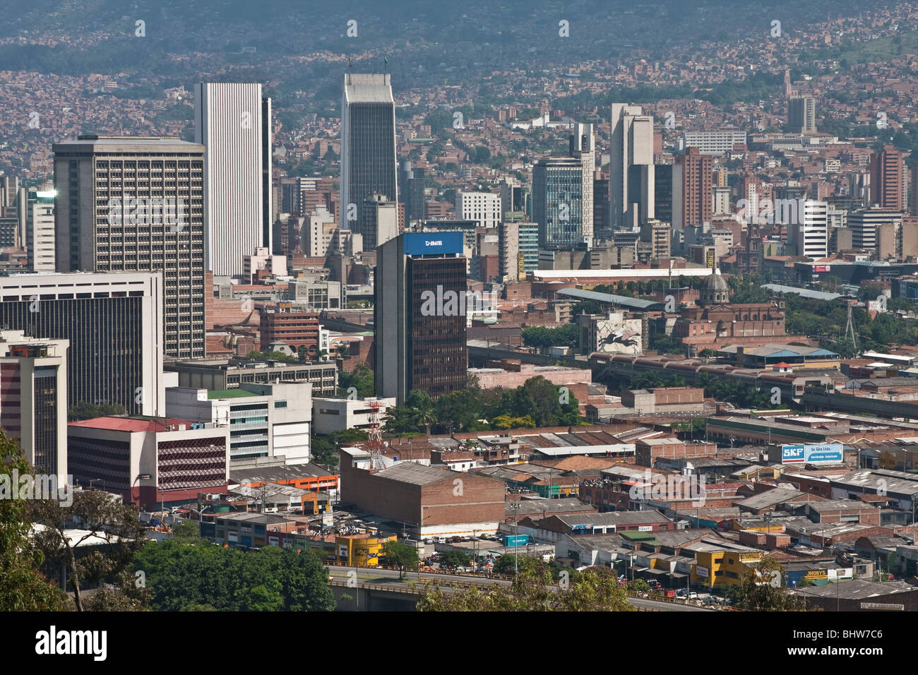 La Colombie, l'aperçu du centre-ville de Medellin, y compris l'Édifice de l'aiguille à coudre Banque D'Images