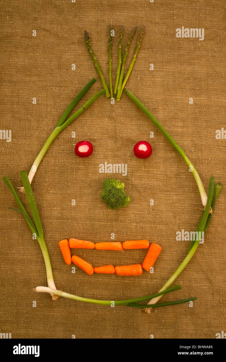 Visage de légumes avec les aliments naturels Banque D'Images