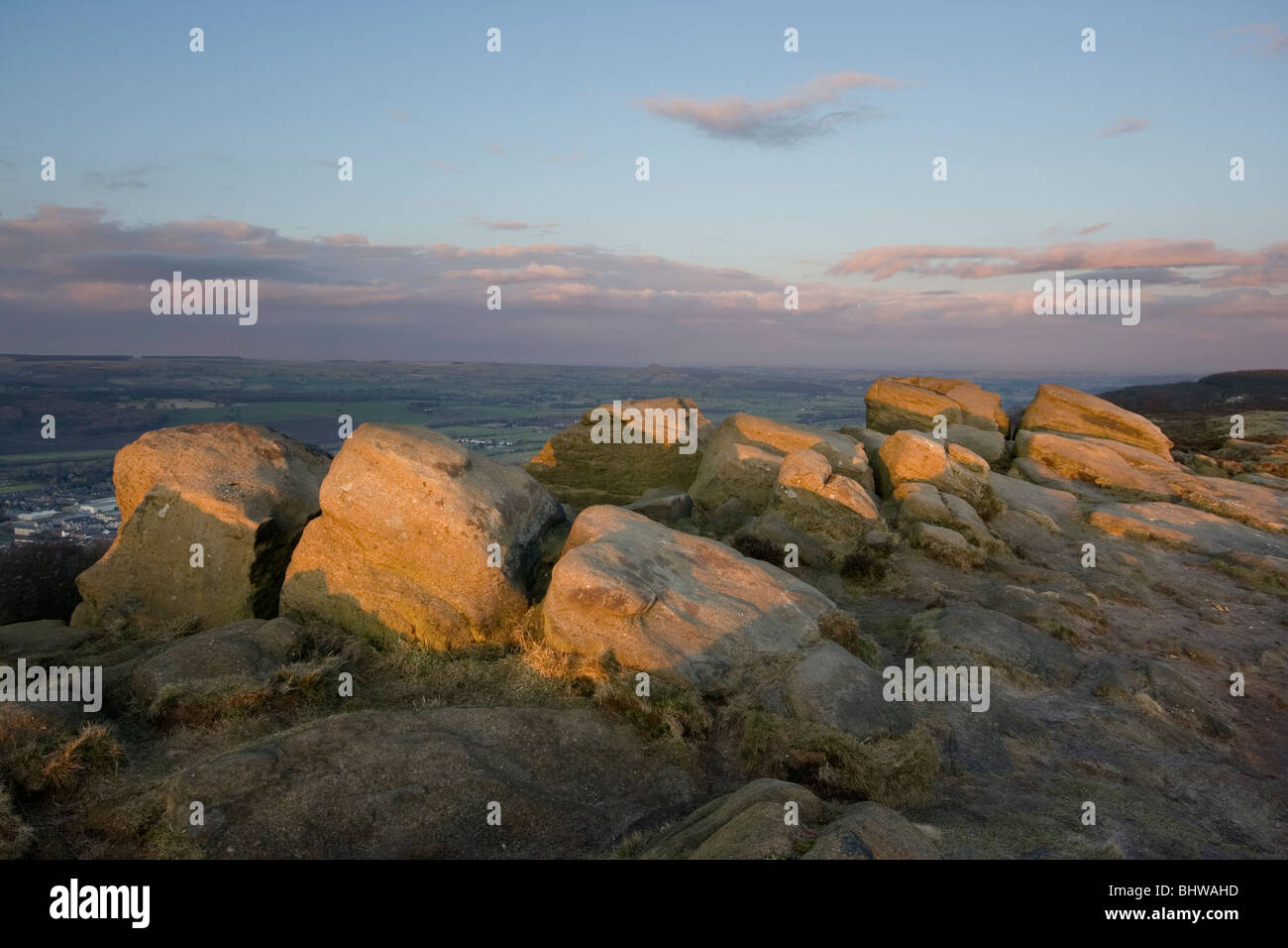 Meule à grain rocks Vue Surprise sur Otley Chevin, dans le West Yorkshire Moors Banque D'Images