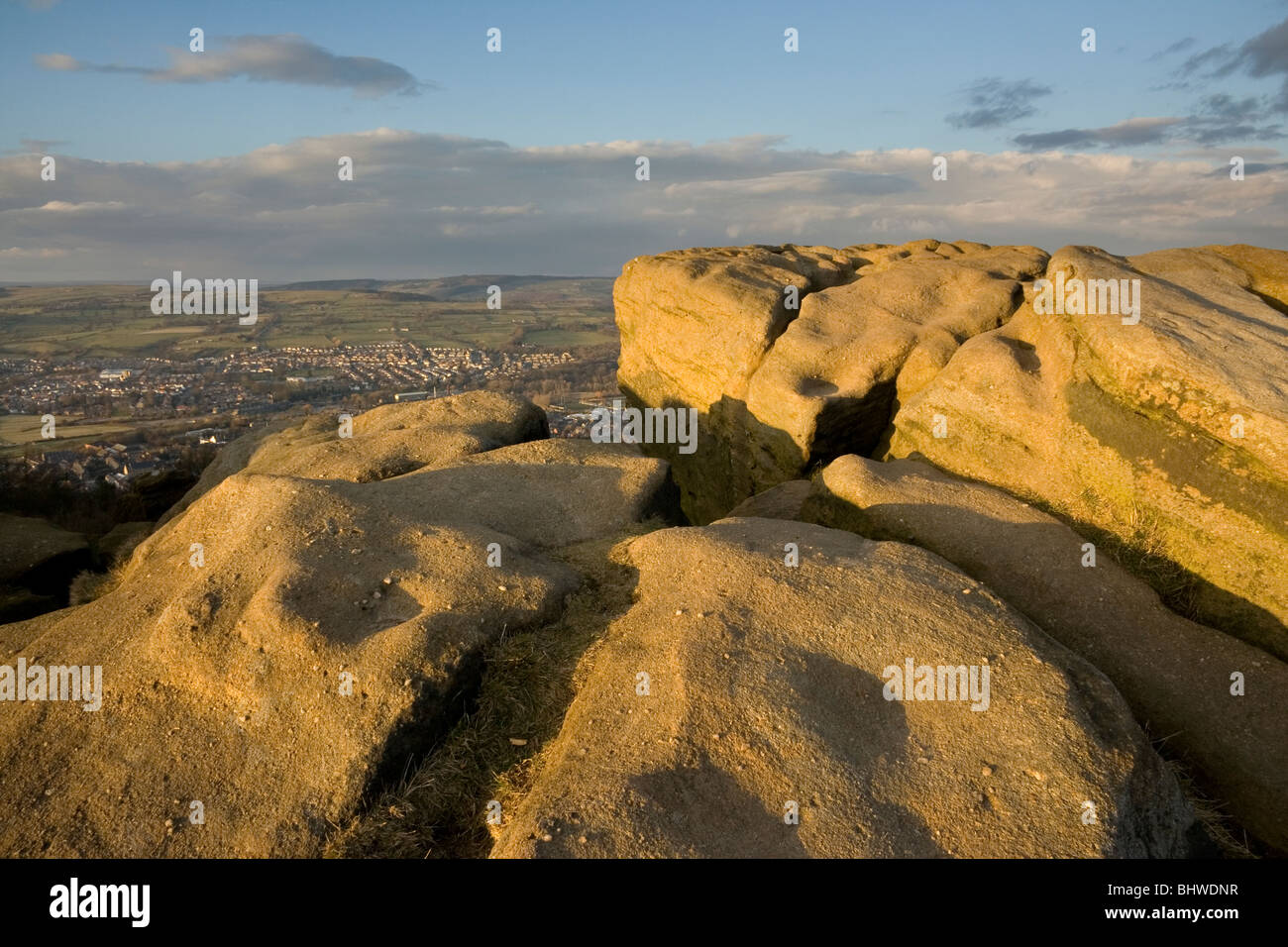 Meule à grain rocks Vue Surprise sur Otley Chevin, dans le West Yorkshire Moors Banque D'Images