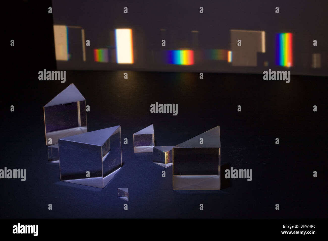 La création d'un arc-en-ciel de prismes Banque D'Images