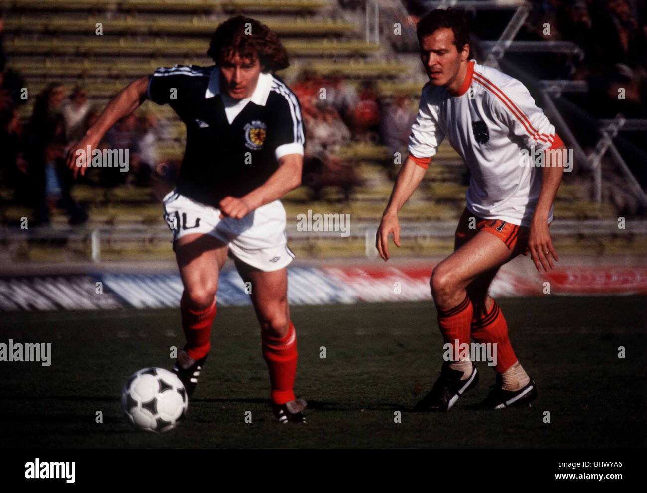 Asa Hartford Ecosse sur la balle pendant la Coupe de Monde 1978 Ecosse 3 Hollande 2 Argentine Banque D'Images