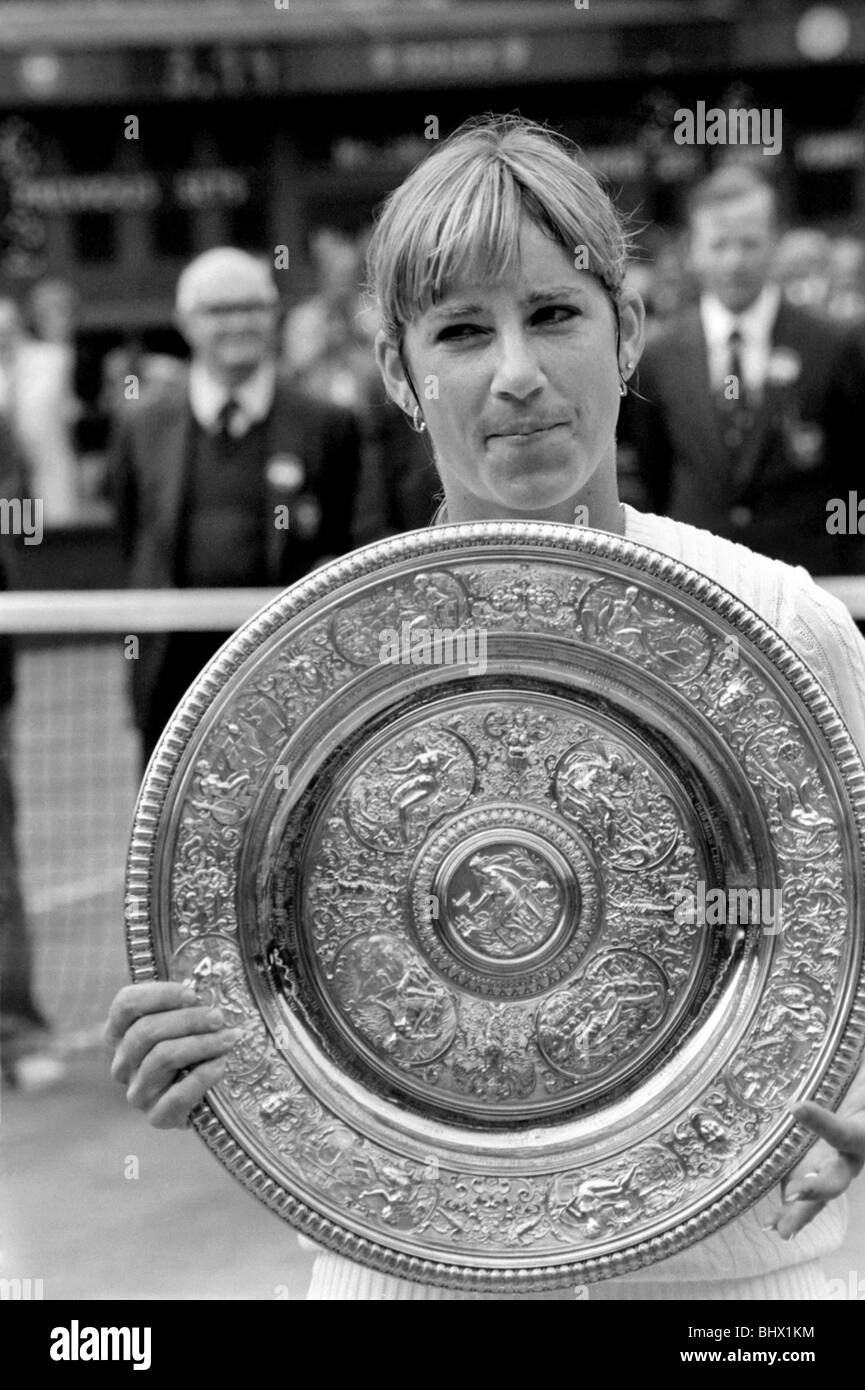 Tournoi de tennis de Wimbledon. 1981 Womens finales. Chris Evert Lloyd c. Hana Mandlikova. L'observation de la princesse Diana. Juillet 1981 81-3782-006 Banque D'Images