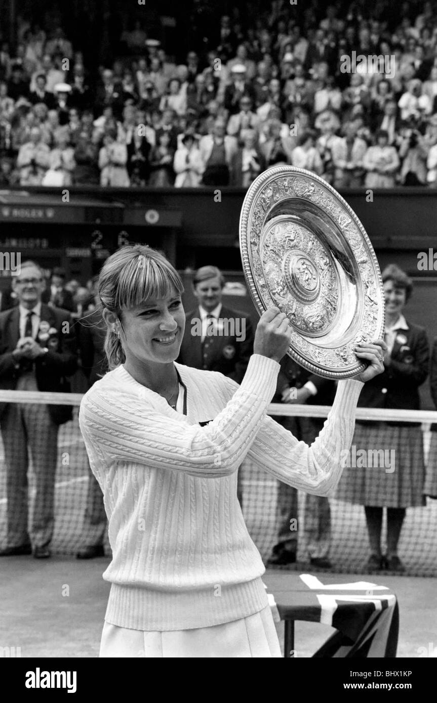 Tournoi de tennis de Wimbledon. 1981 Womens finales. Chris Evert Lloyd c. Hana Mandlikova. L'observation de la princesse Diana. Juillet 1981 81-3782-008 Banque D'Images