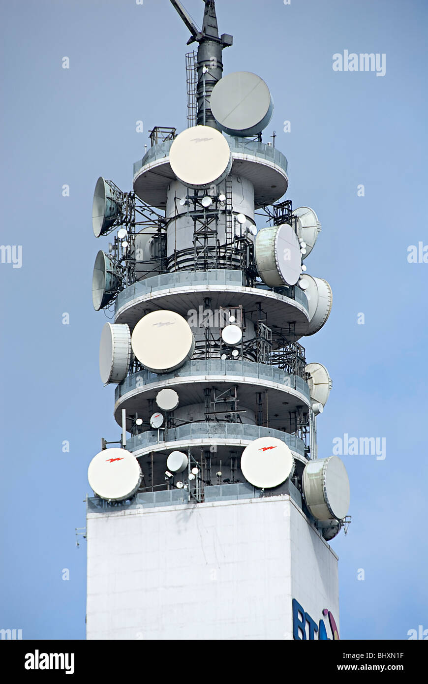 Bt tower Birmingham avec antenne satellite et communications Banque D'Images